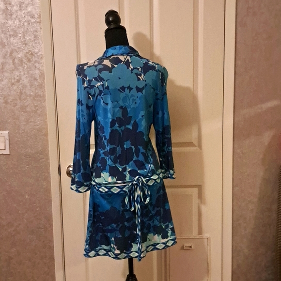 BCBGMaxAZRIA slinky dress in Small. Super fun and sexy. No ironing needed. - Picture 3 of 5